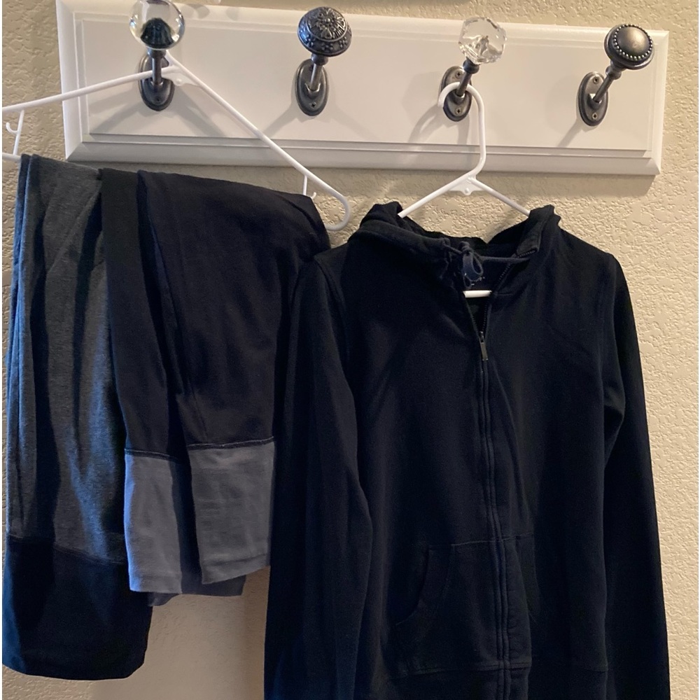 Gap Body Fit women’s full zip hoodie and yoga pant set of 3, black/grey, medium